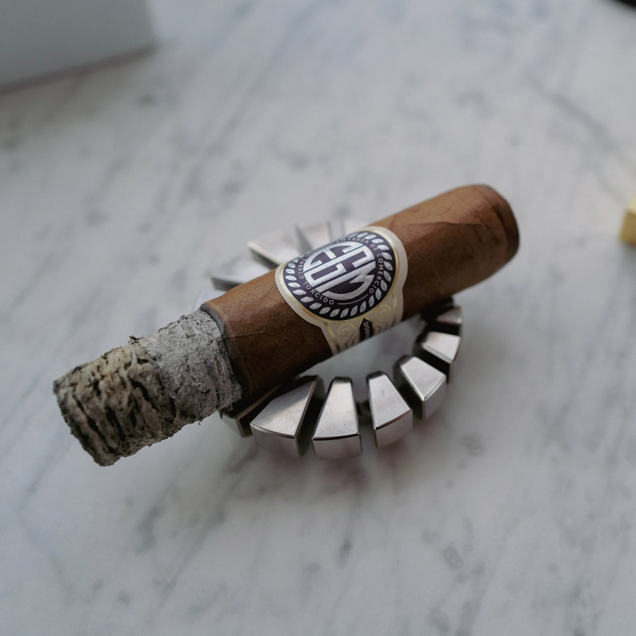 Repose-cigare HALO